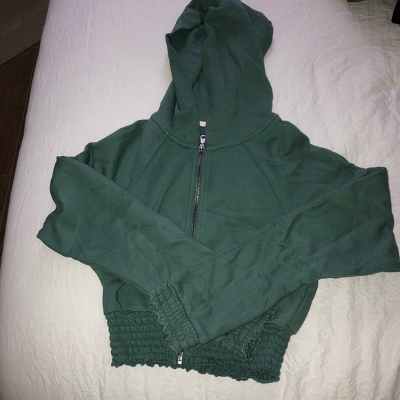 Urban Outfitters Tops - Cropped sweatshirt Urban Outfitters Tops - Cropped sweatshirt